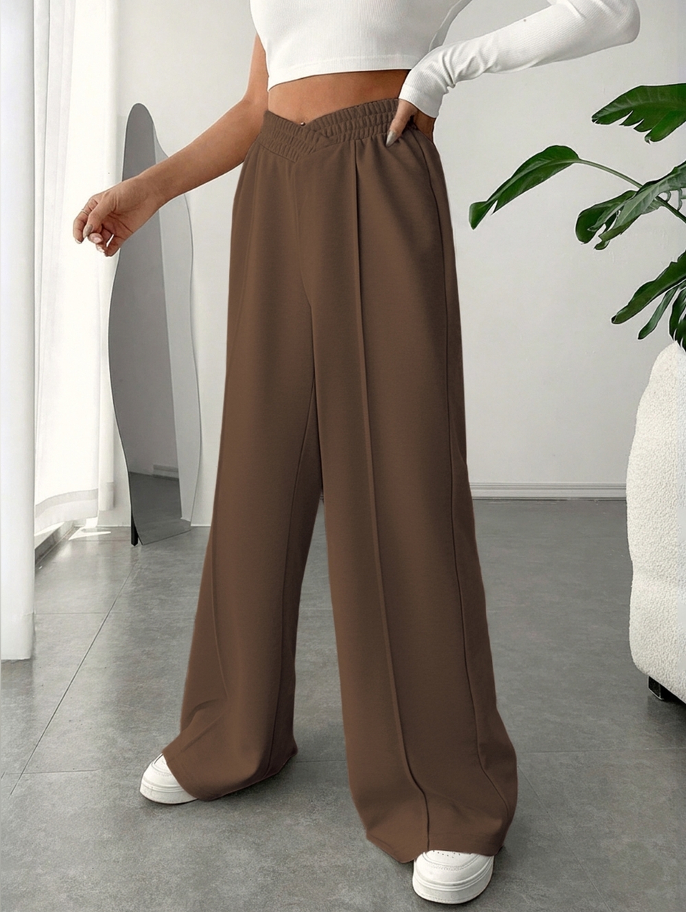 Wide Leg High-Waist Pants in Brown- Women - Picture 3 of 7